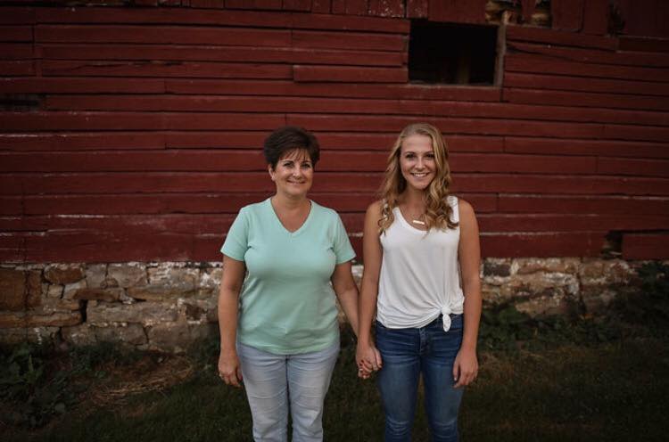 hercampus 1jpg by To Capture A Moment Photography?width=698&height=466&fit=crop&auto=webp&dpr=4