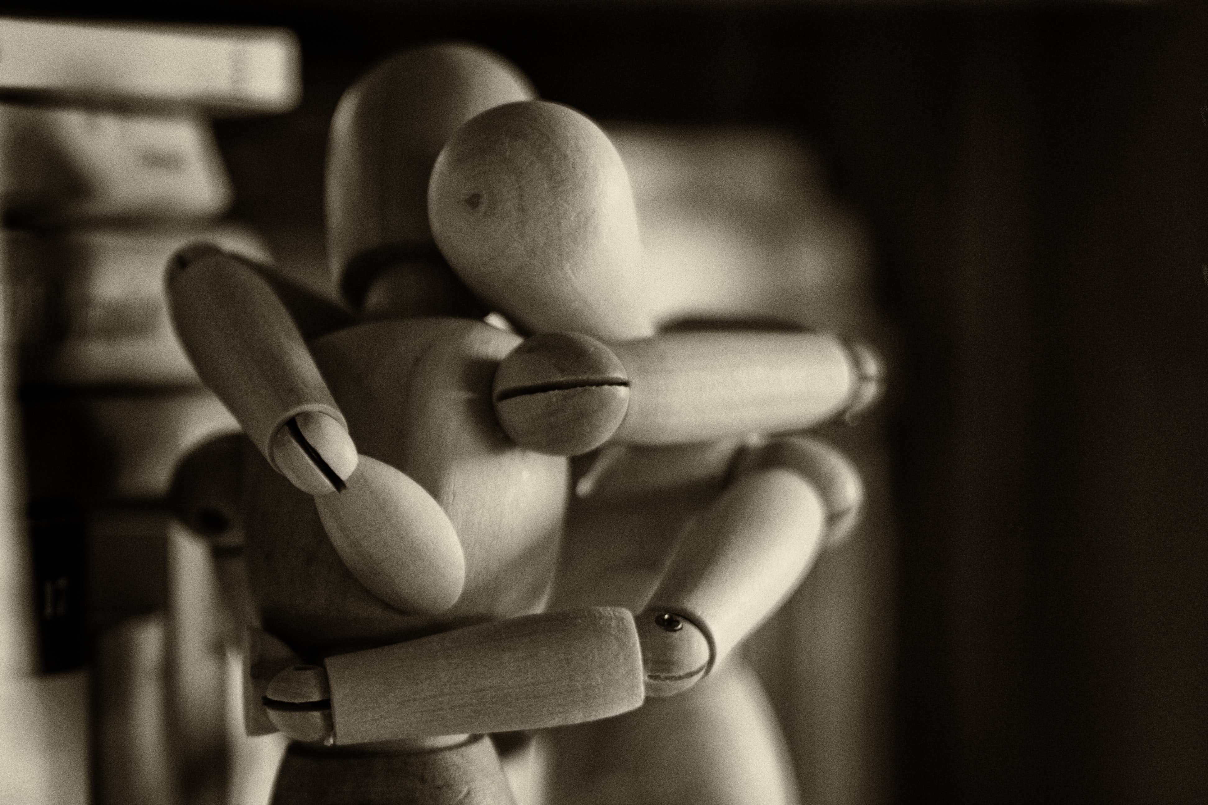 Hugging figures