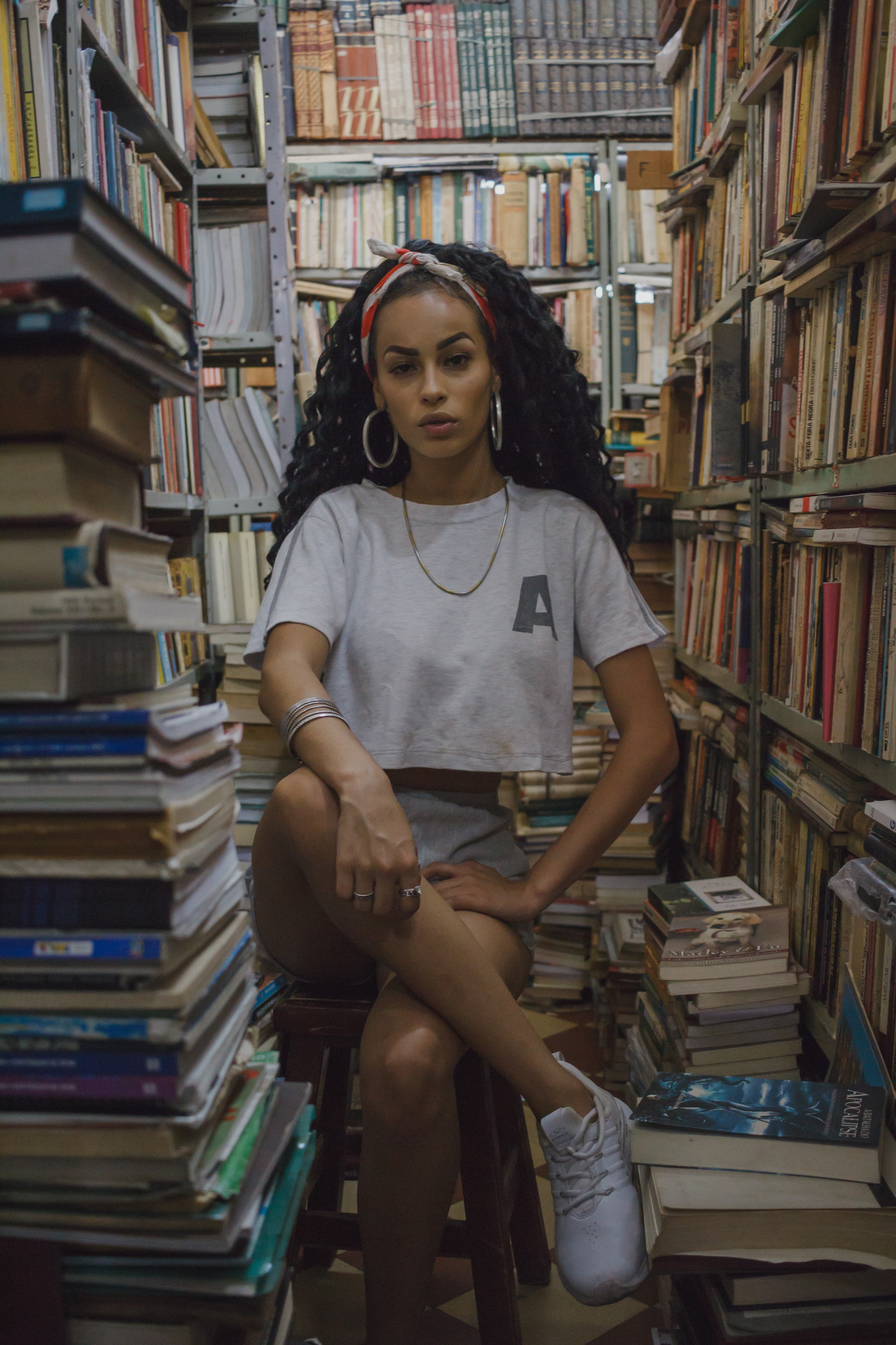 adult bookcase books 1853838jpg?width=698&height=466&fit=crop&auto=webp&dpr=4