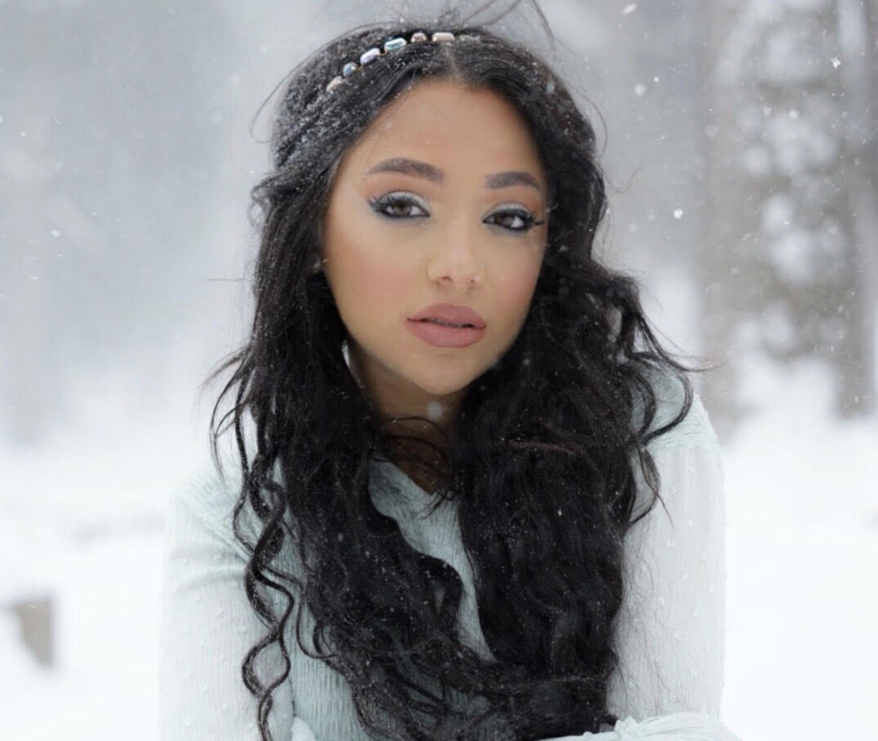 gabi demartino cold roomjpg?width=698&height=466&fit=crop&auto=webp&dpr=4