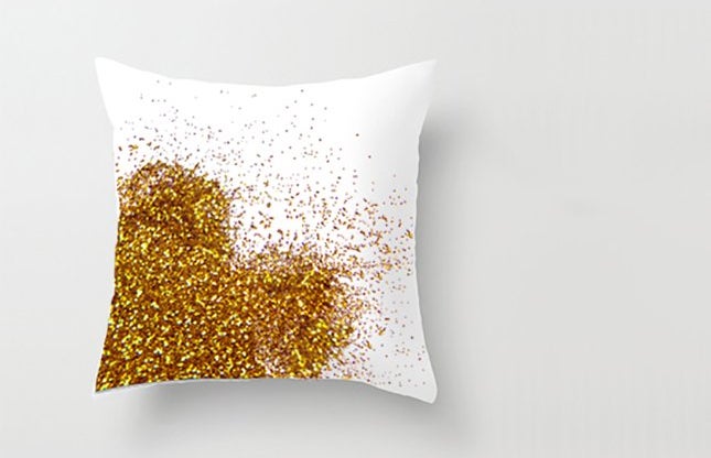 DIY Glitter Sequin Metallic Heart Pillow21jpg?width=719&height=464&fit=crop&auto=webp