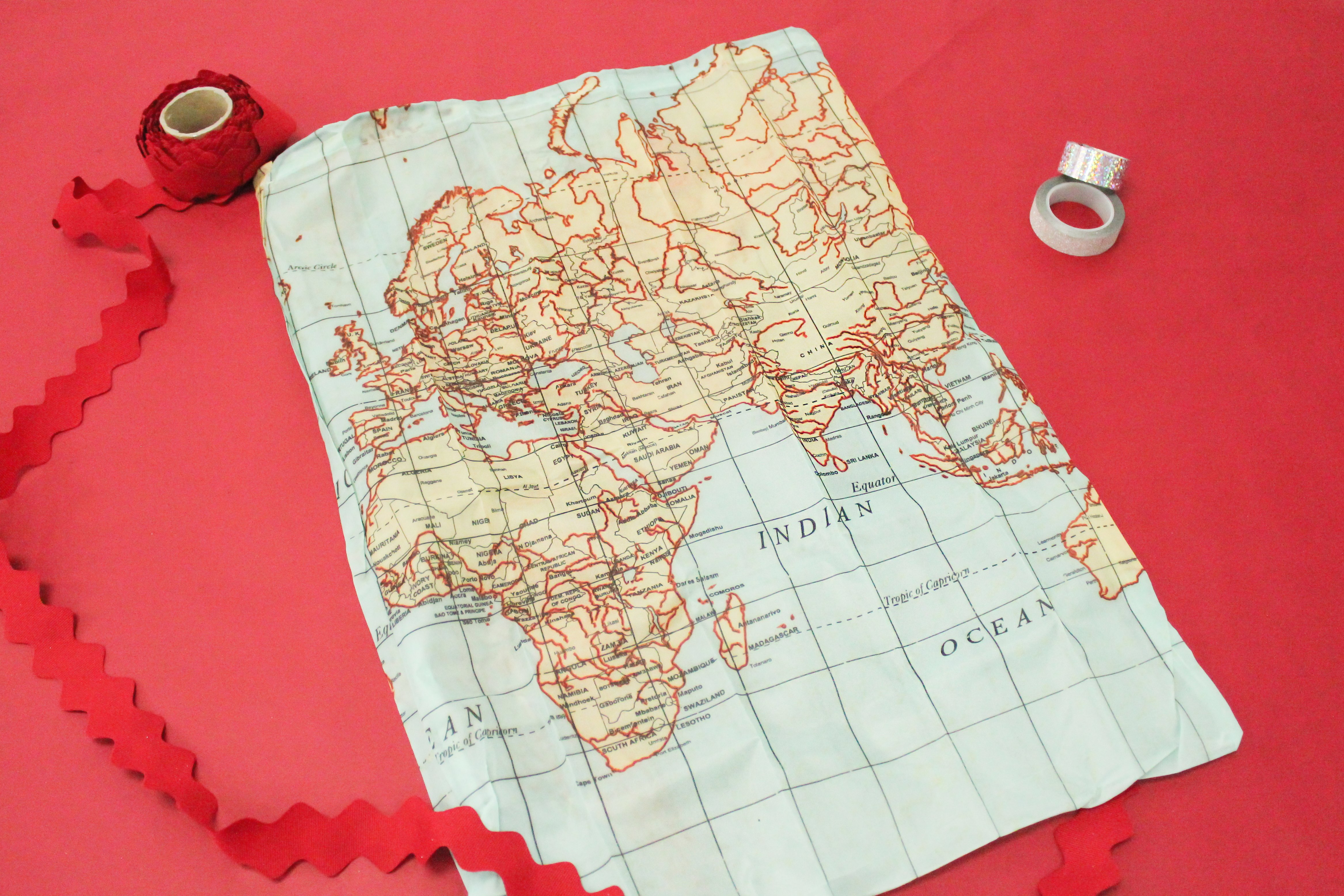 Kikkerland World Map Travel Laundry Bagjpg?width=698&height=466&fit=crop&auto=webp&dpr=4