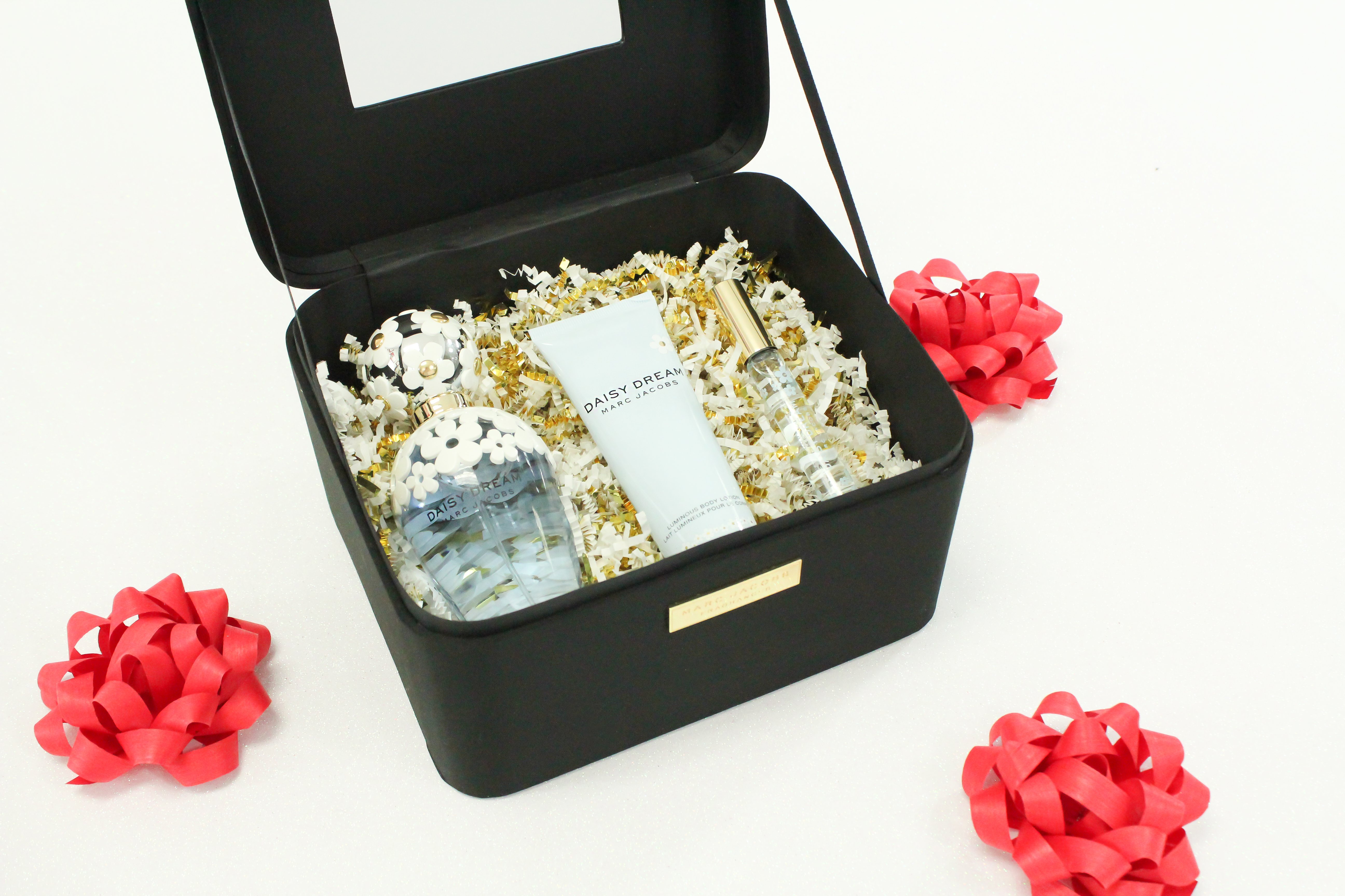 Daisy Dream Marc Jacobs Gift Setjpg?width=698&height=466&fit=crop&auto=webp&dpr=4