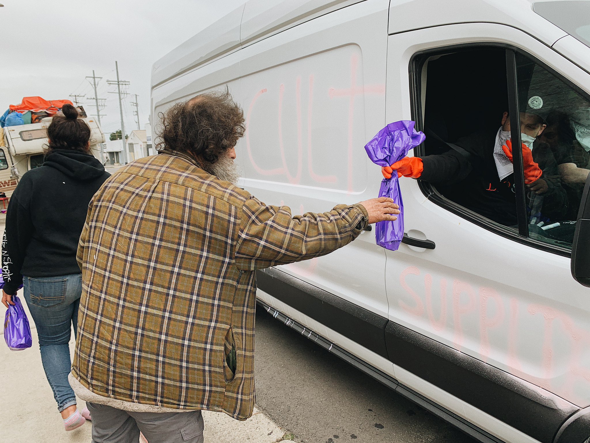 Cult for relief trucks