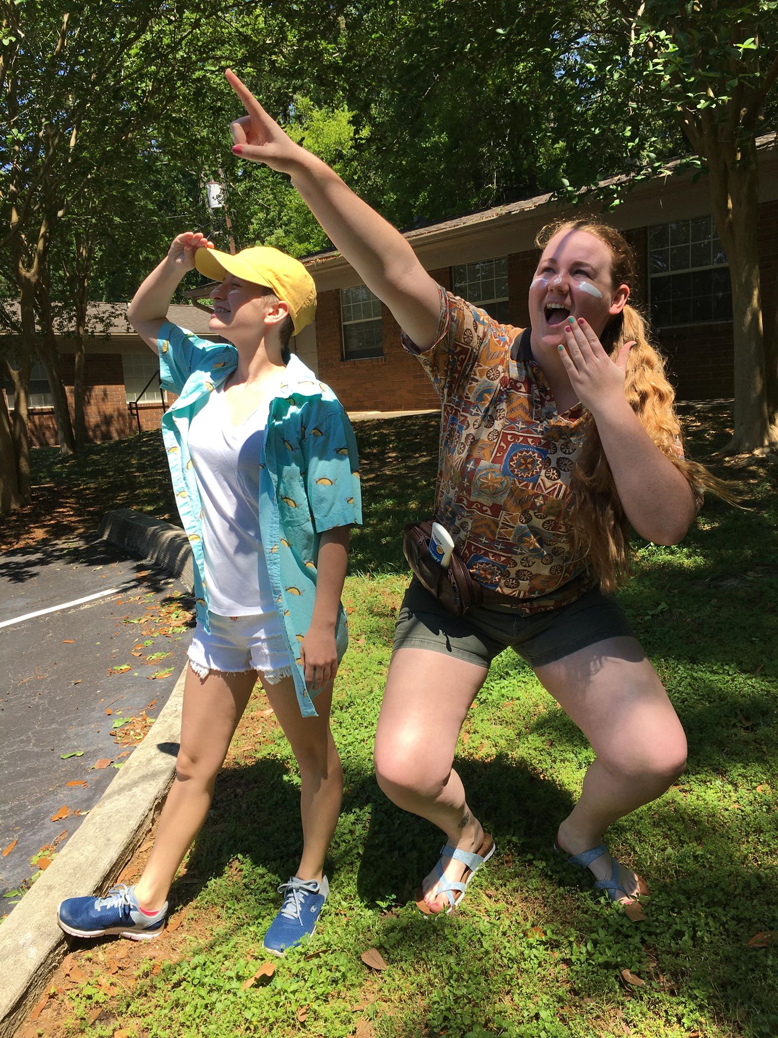 Devon and Lindsey look extra tacky for a silly picture