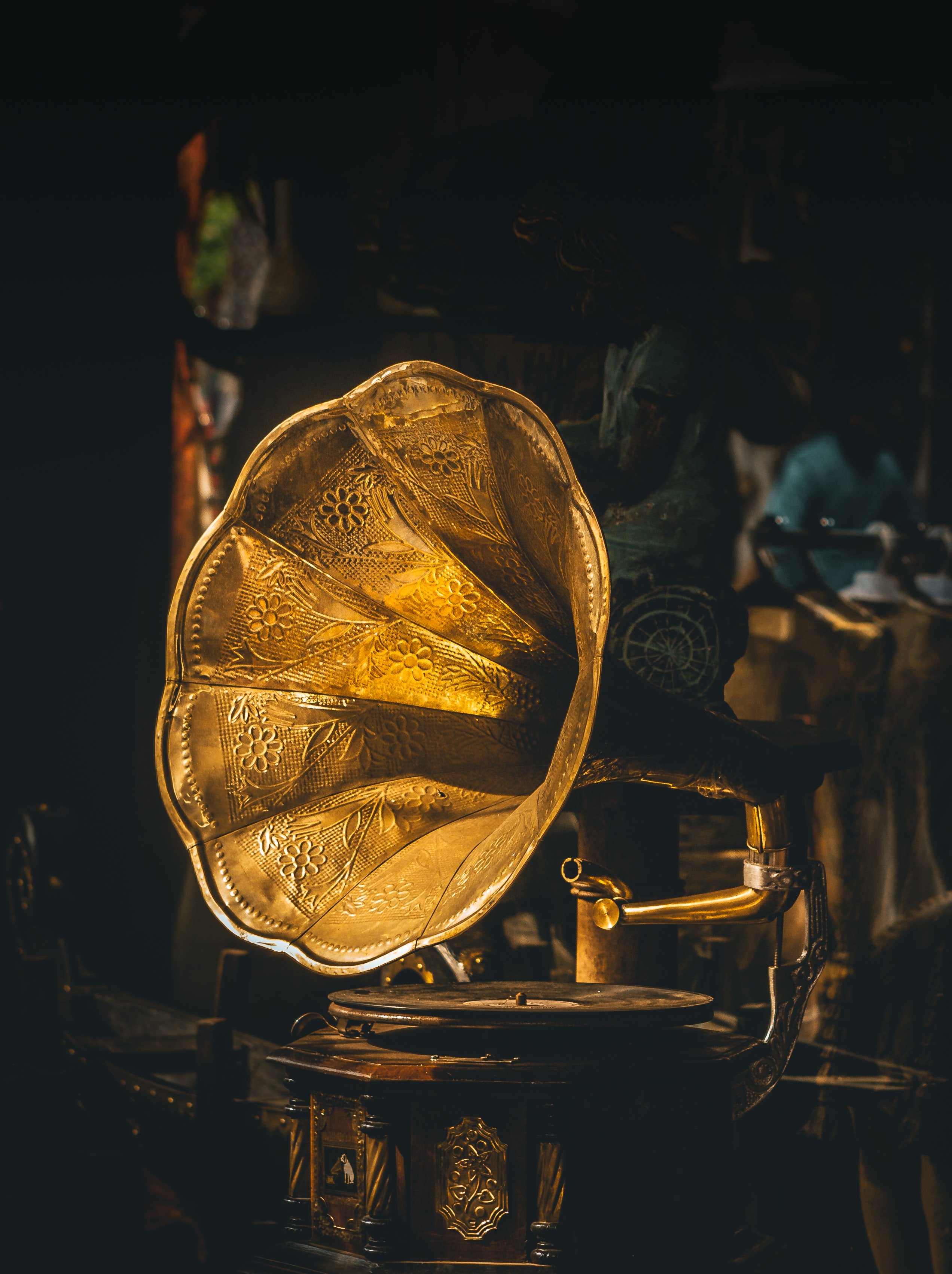 image of a gramophone (grammy award)