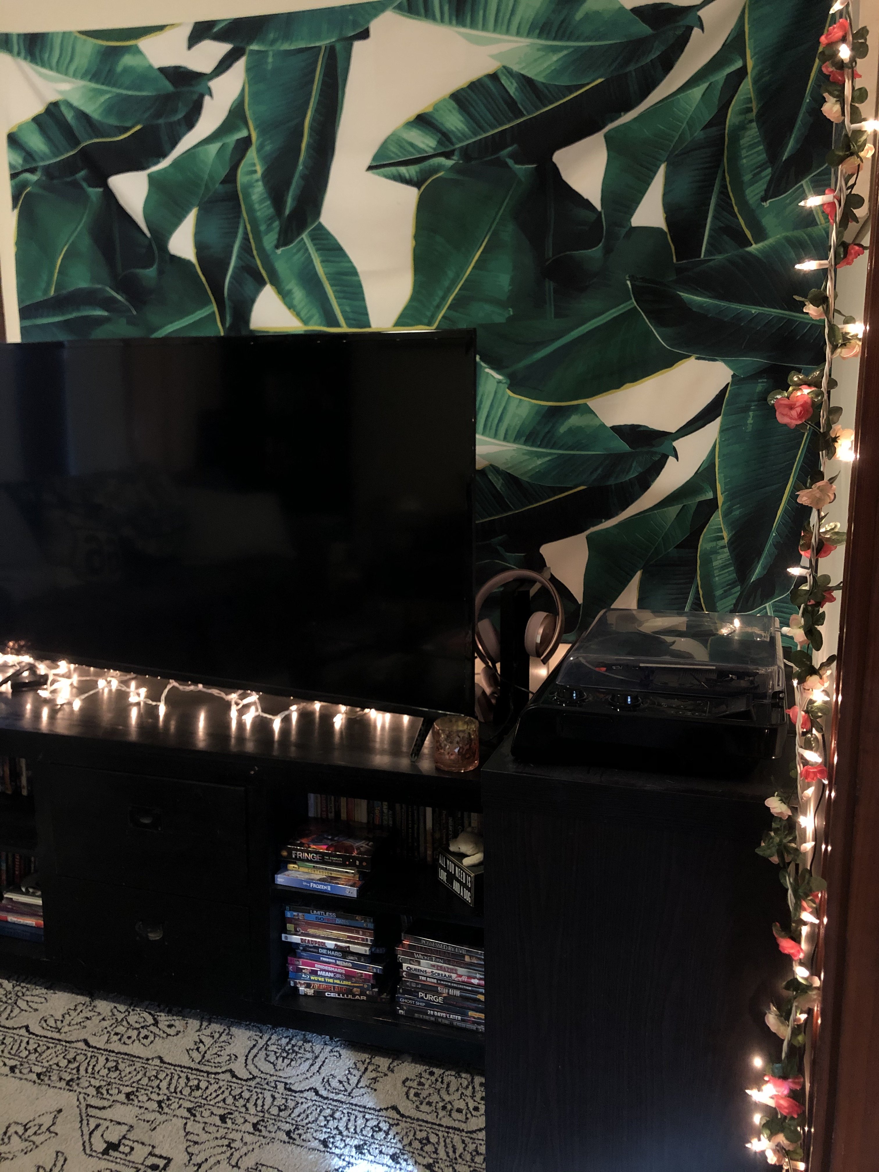 LeavesTV?width=698&height=466&fit=crop&auto=webp&dpr=4