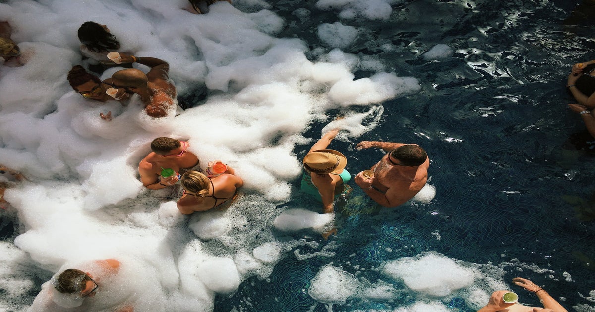 10 Ways to Survive Spring Break 2k15