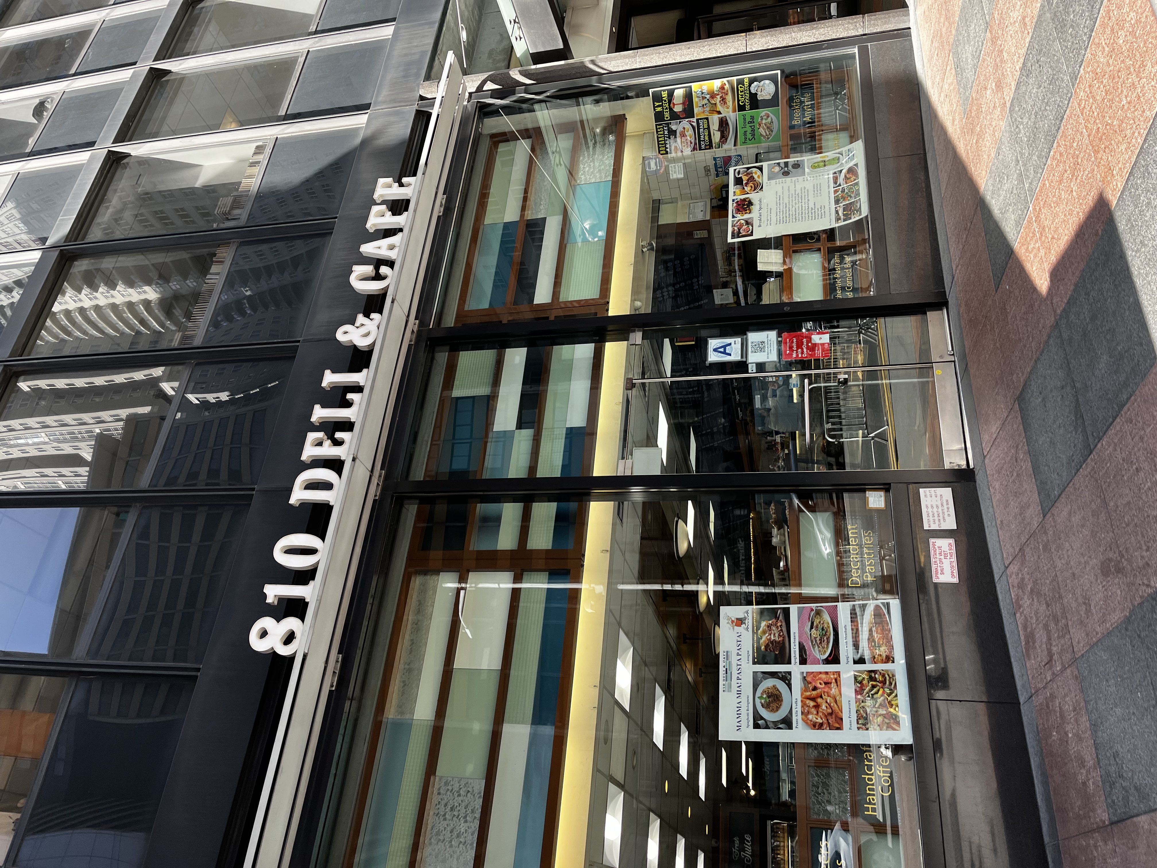 Exterior of 810 Deli & Cafe