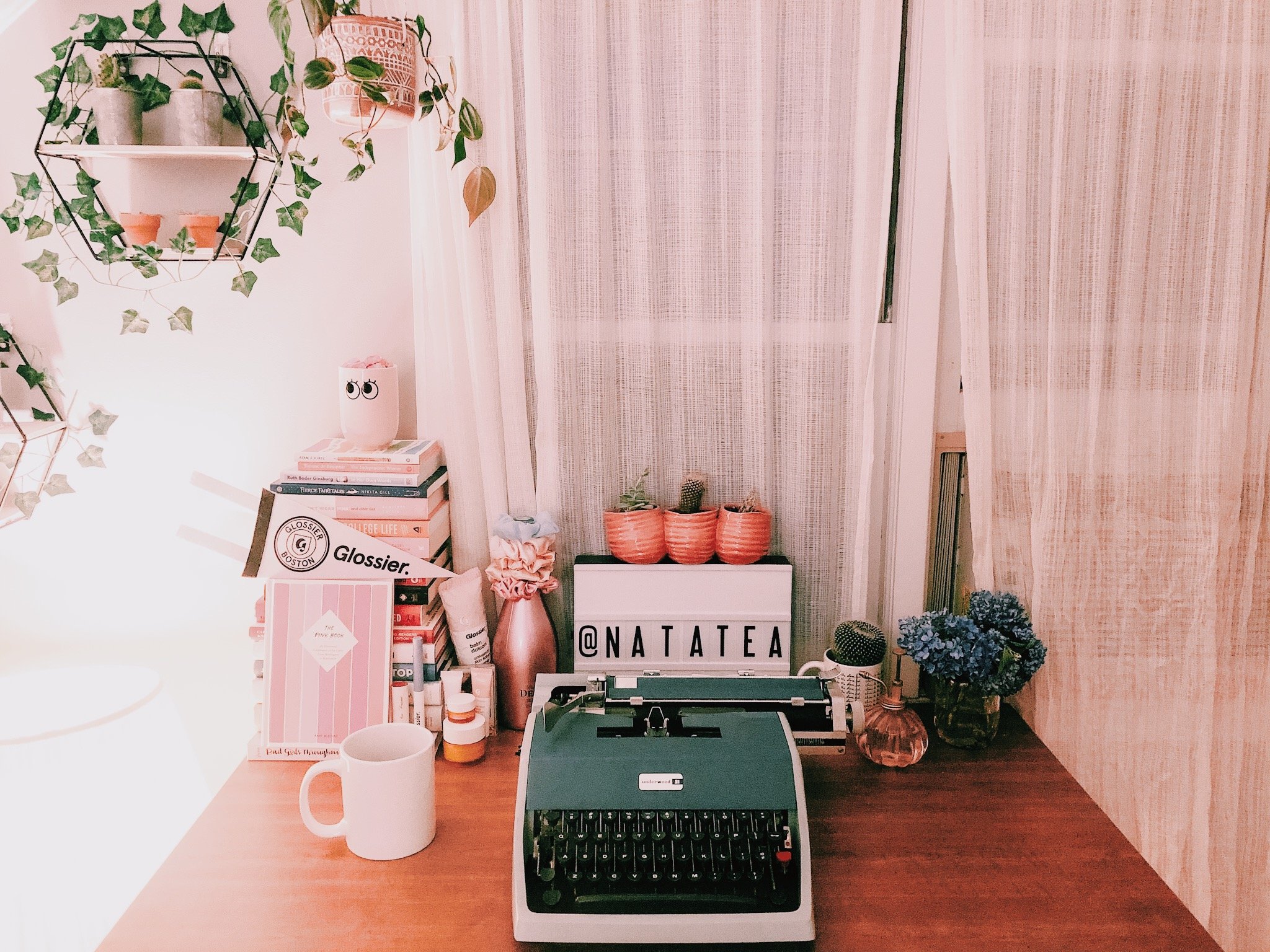 desk design by Natalie Held?width=698&height=466&fit=crop&auto=webp&dpr=4