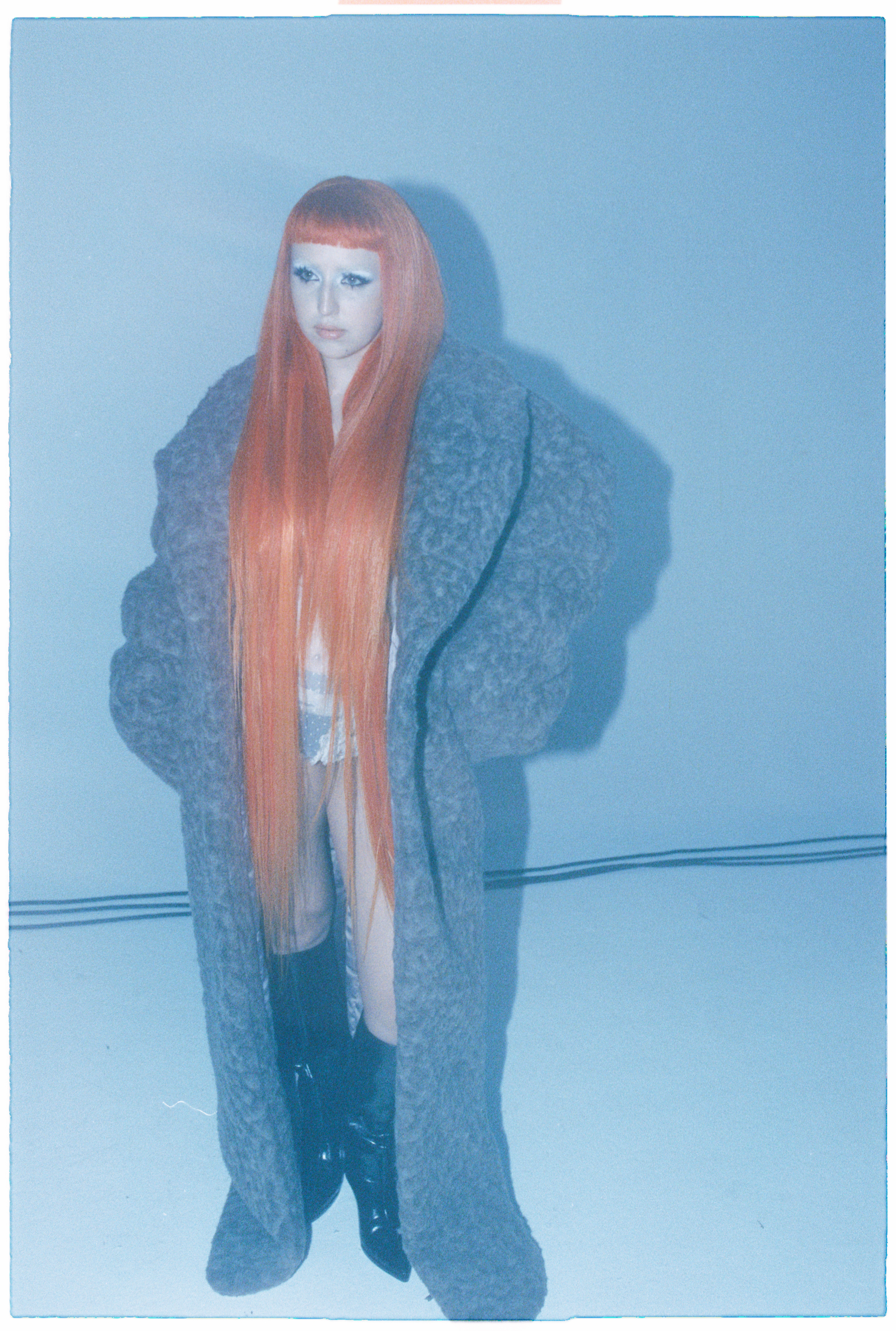 Alt-R&B singer Amelia Moore, who is releasing her EP \'he’s still just not that into you!\'