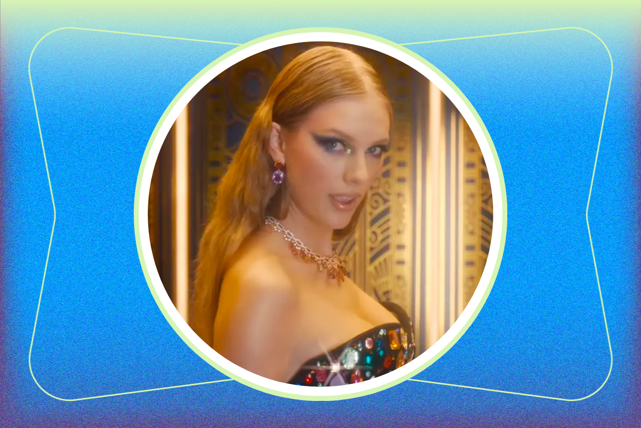 Taylor Swift in the \'Bejeweled\' music video.