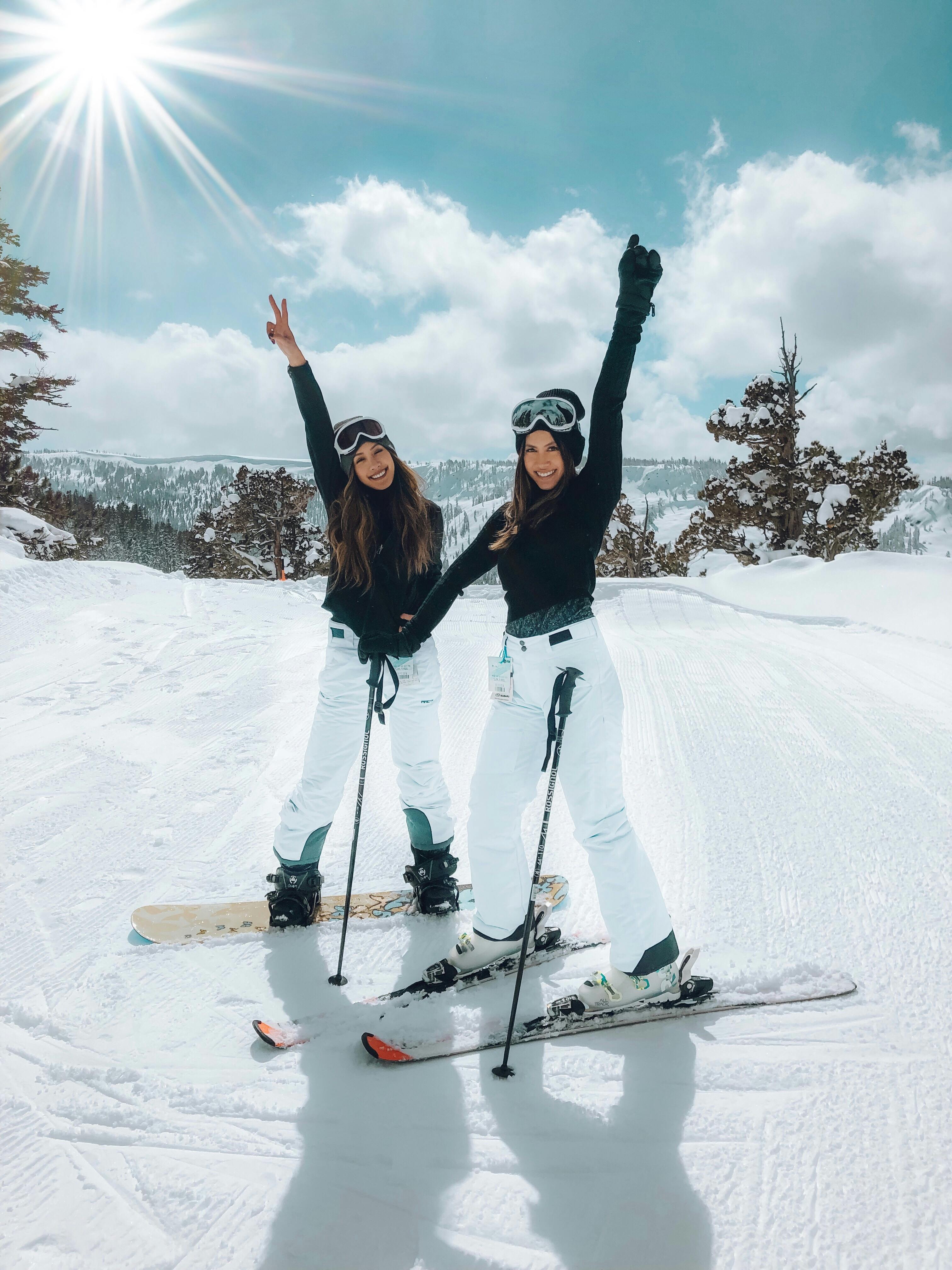 2 girls on the slope