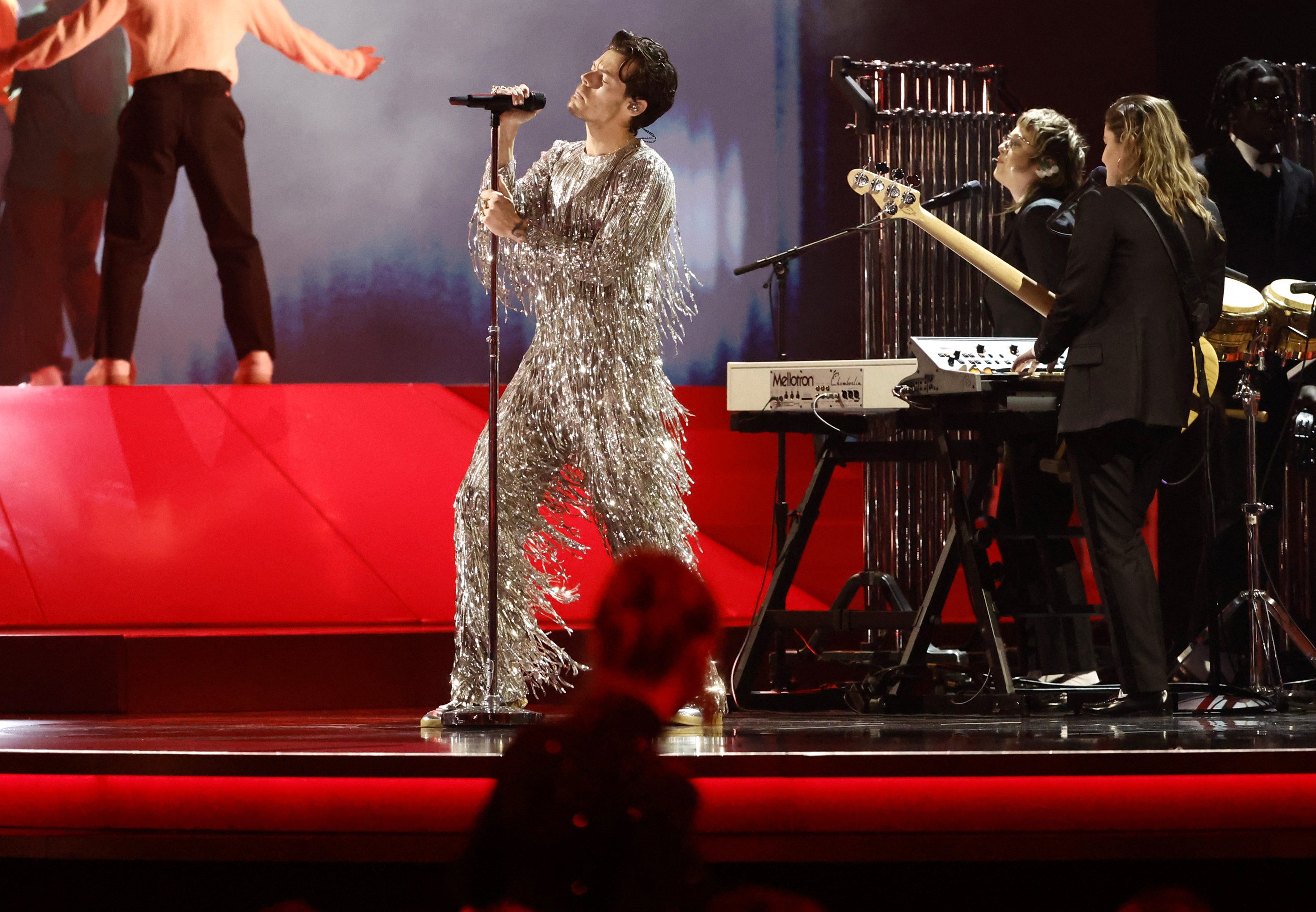 taylor swift dancing to harry styles at the 2023 grammy awards