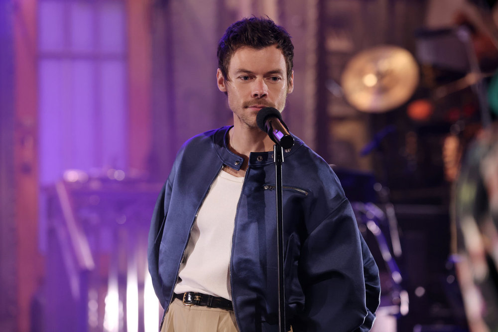 harry styles SNL performance 2026 0001?width=698&height=466&fit=crop&auto=webp&dpr=4