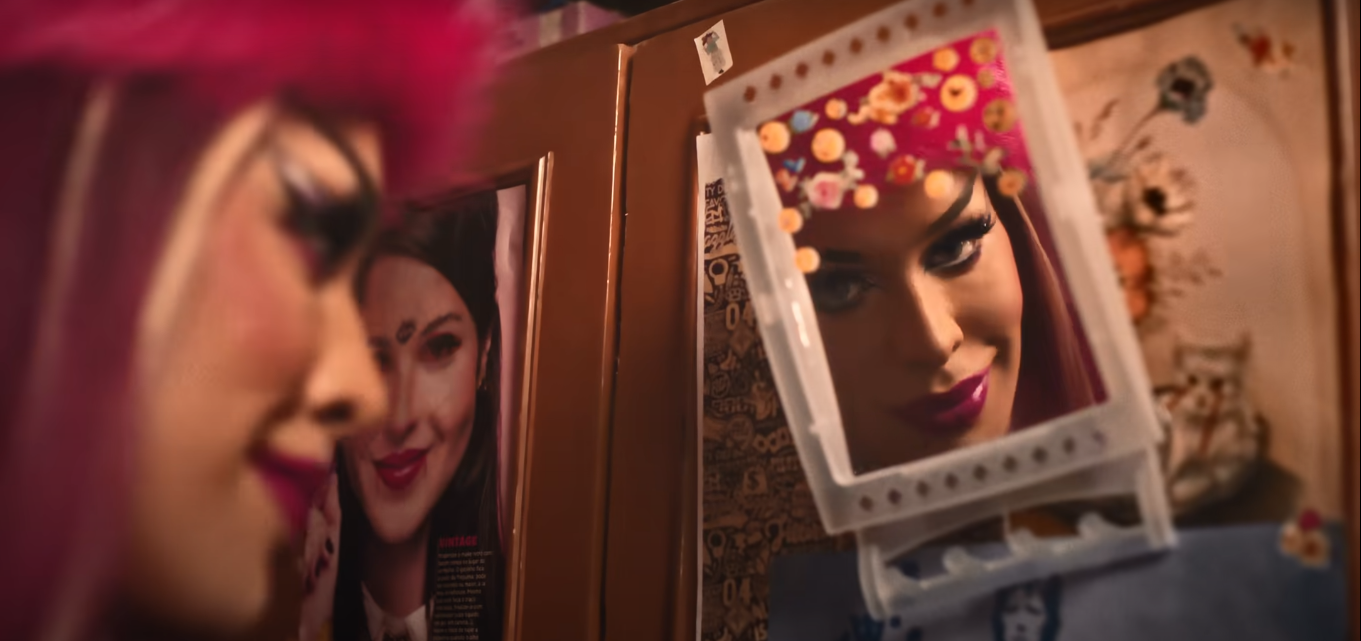 The brazilian drag queen Gloria Groove in her video clip