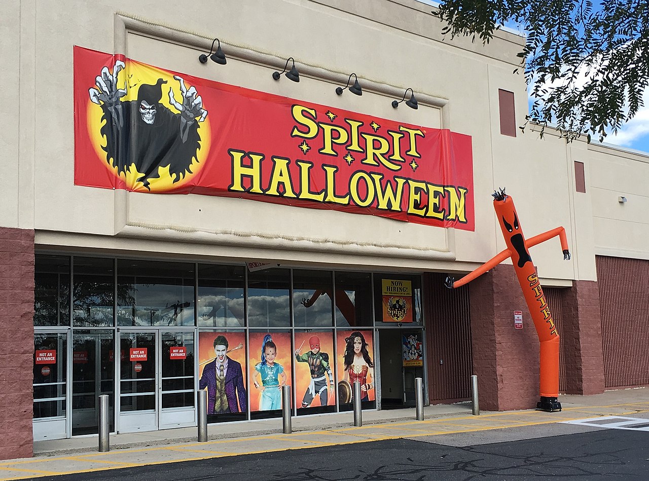 1280px Spirit Halloween Shop Farmington CT 29107804534?width=1280&height=854&fit=crop&auto=webp&dpr=4