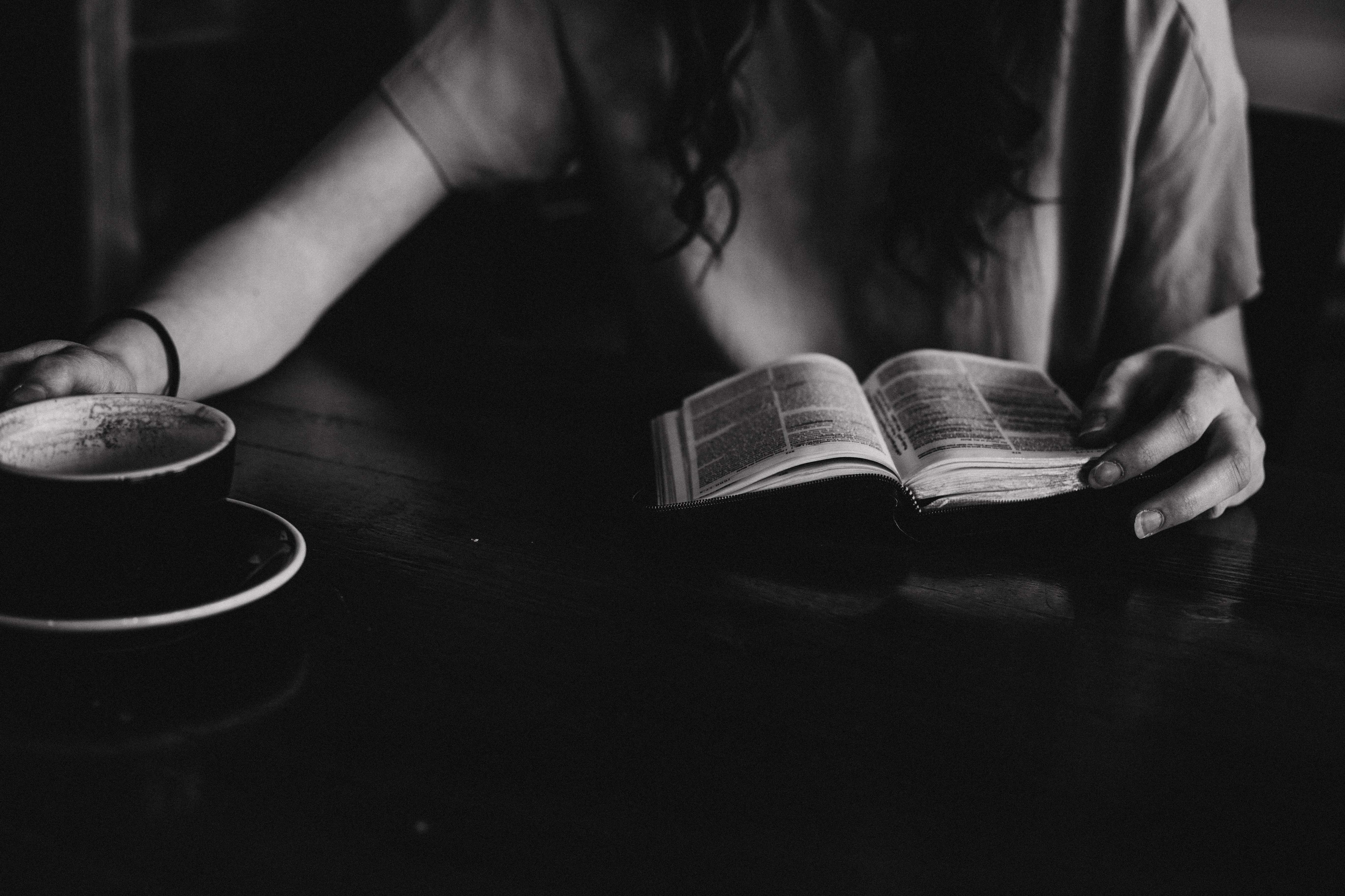 dark hair, reading, coffee, girl