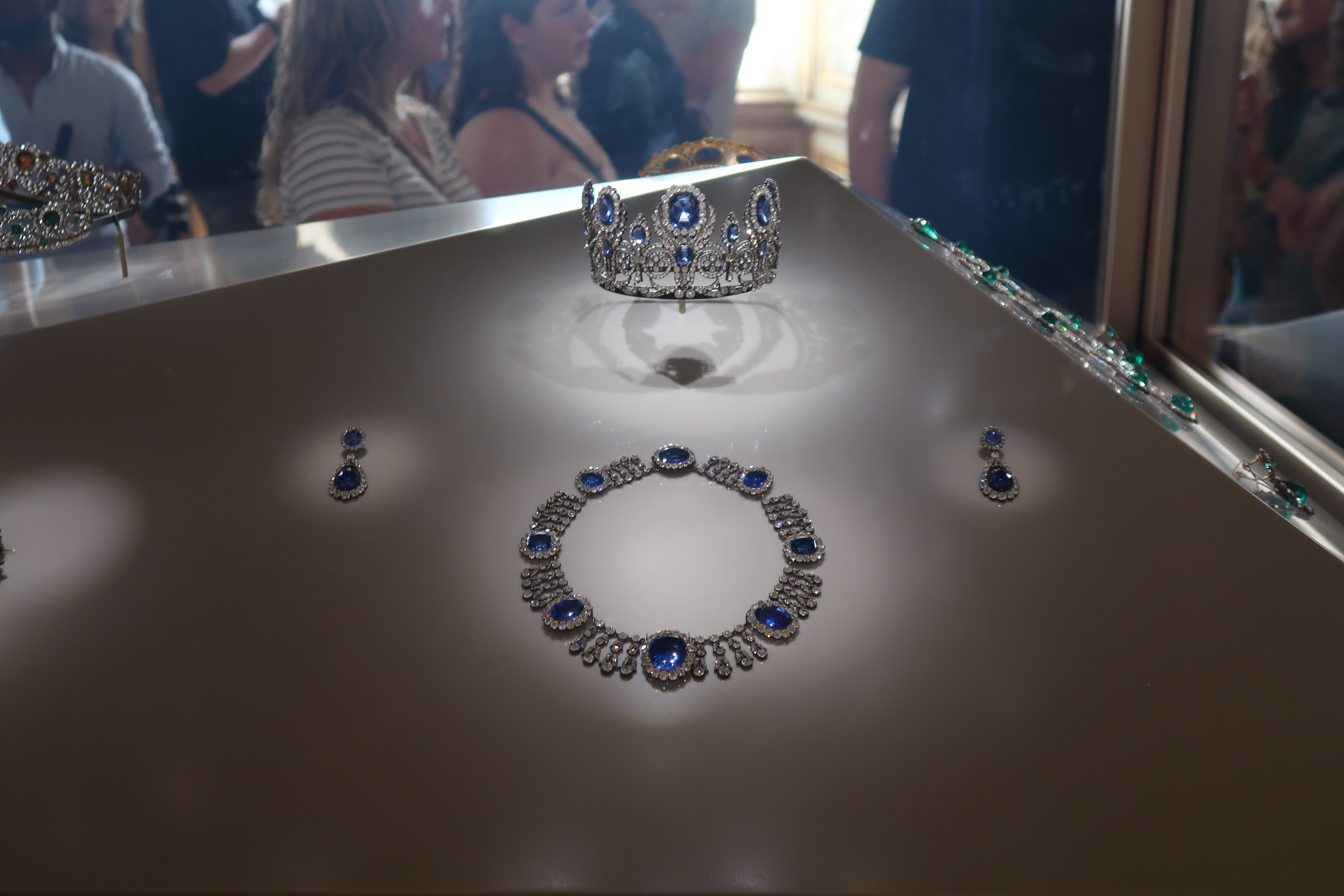 Two items of jewelry stolen from the Apollo Gallery in the Lourve