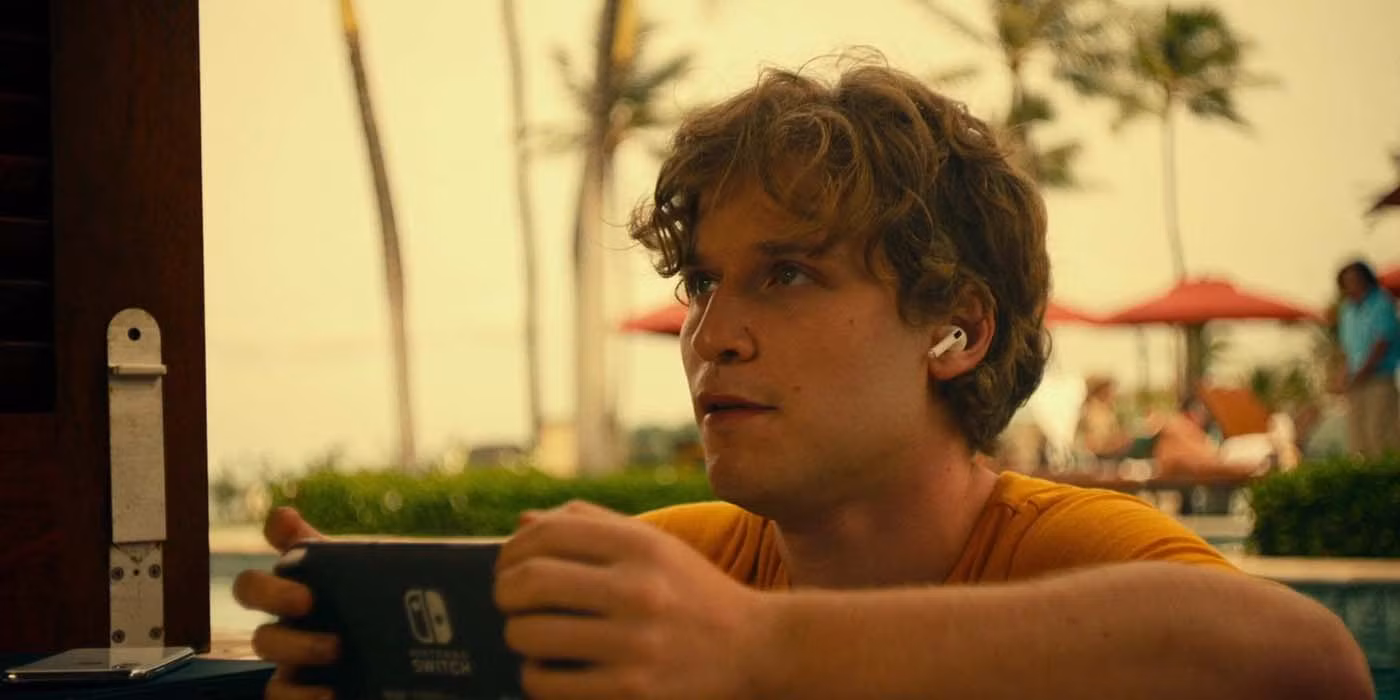 quinn white lotus?width=500&height=500&fit=cover&auto=webp&dpr=4