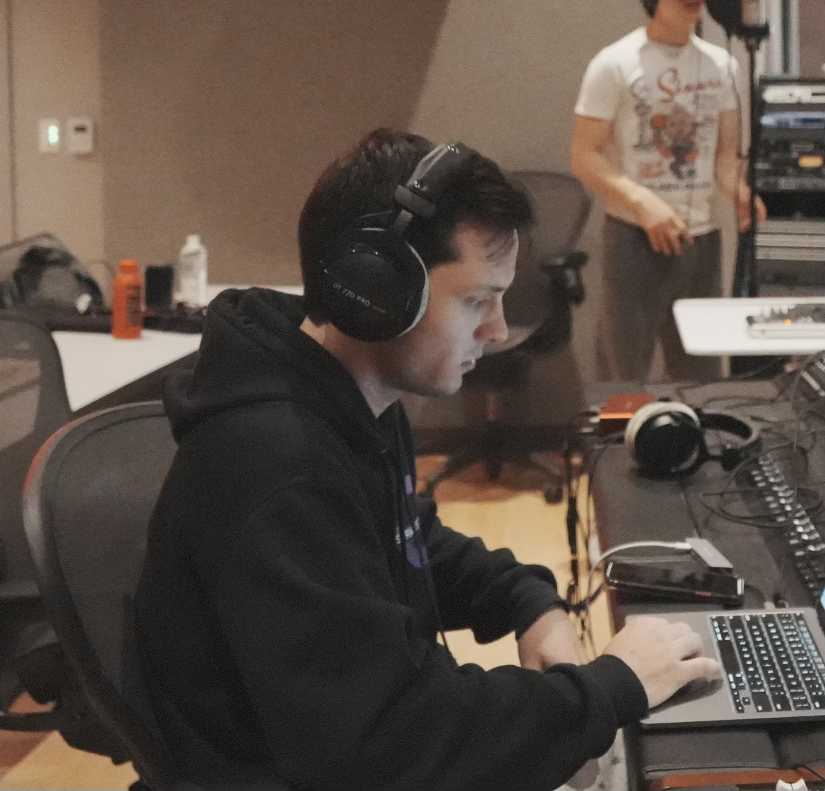 Dallas (artist) from Stratus Sound producing music