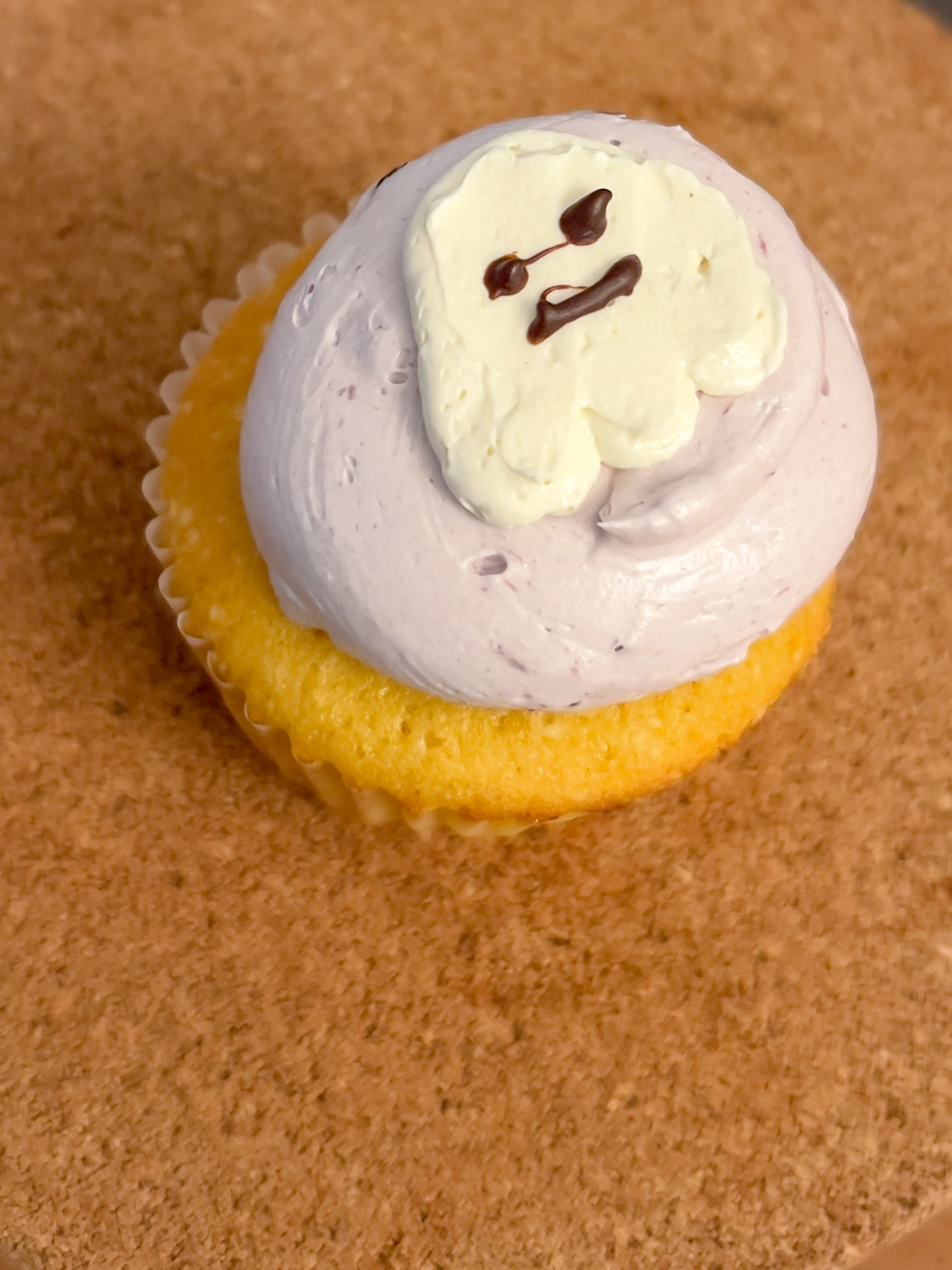 cupcake from oakleaf bakery