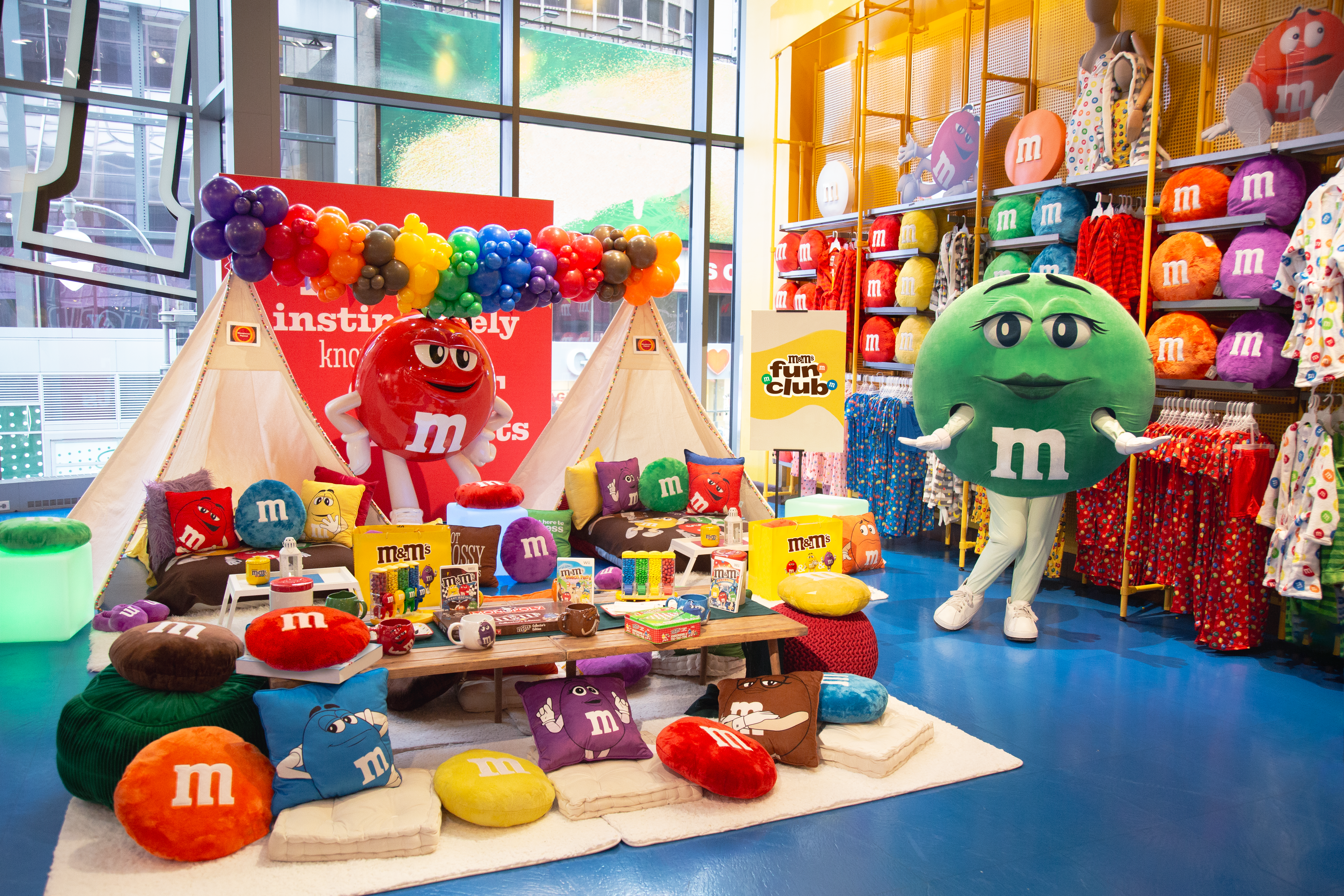 M&M\'s sleepover times square