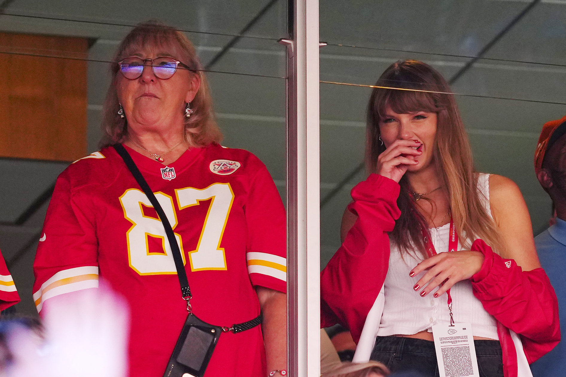 travis kelce mom seemingly ranch taylor swift?width=698&height=466&fit=crop&auto=webp&dpr=4