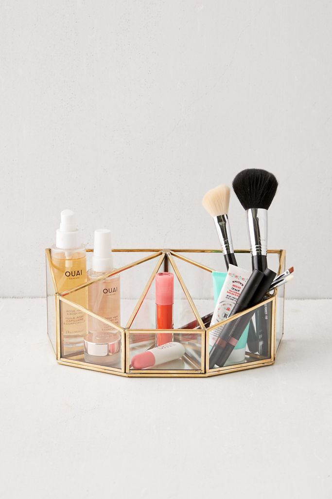 makeup organizer