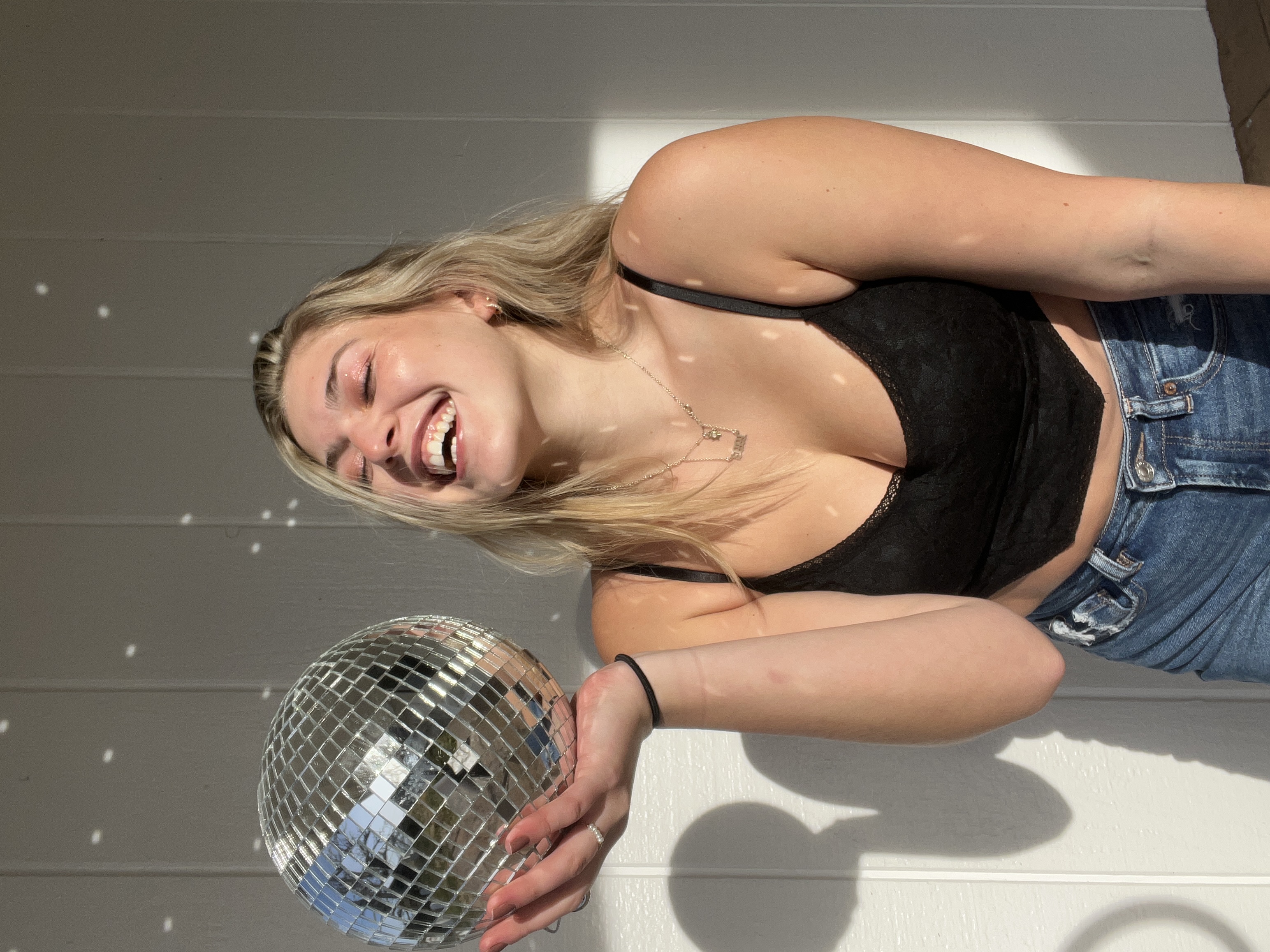 julia heming darty look