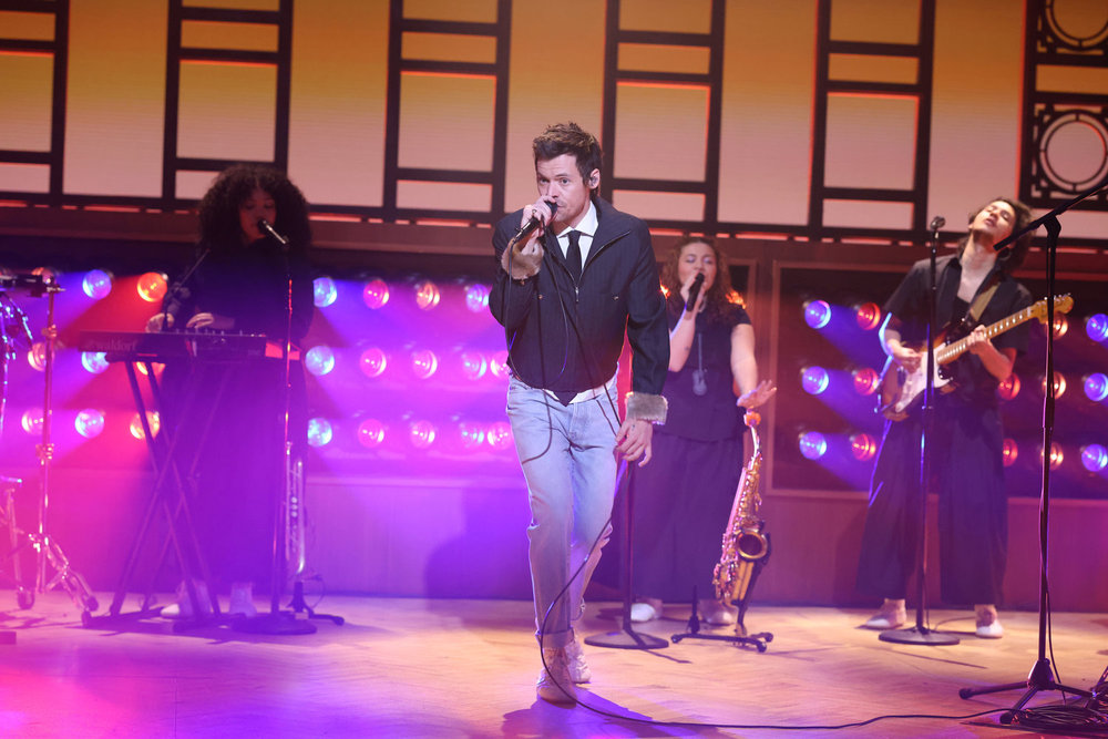 harry styles SNL performance 2026 0003?width=698&height=466&fit=crop&auto=webp&dpr=4