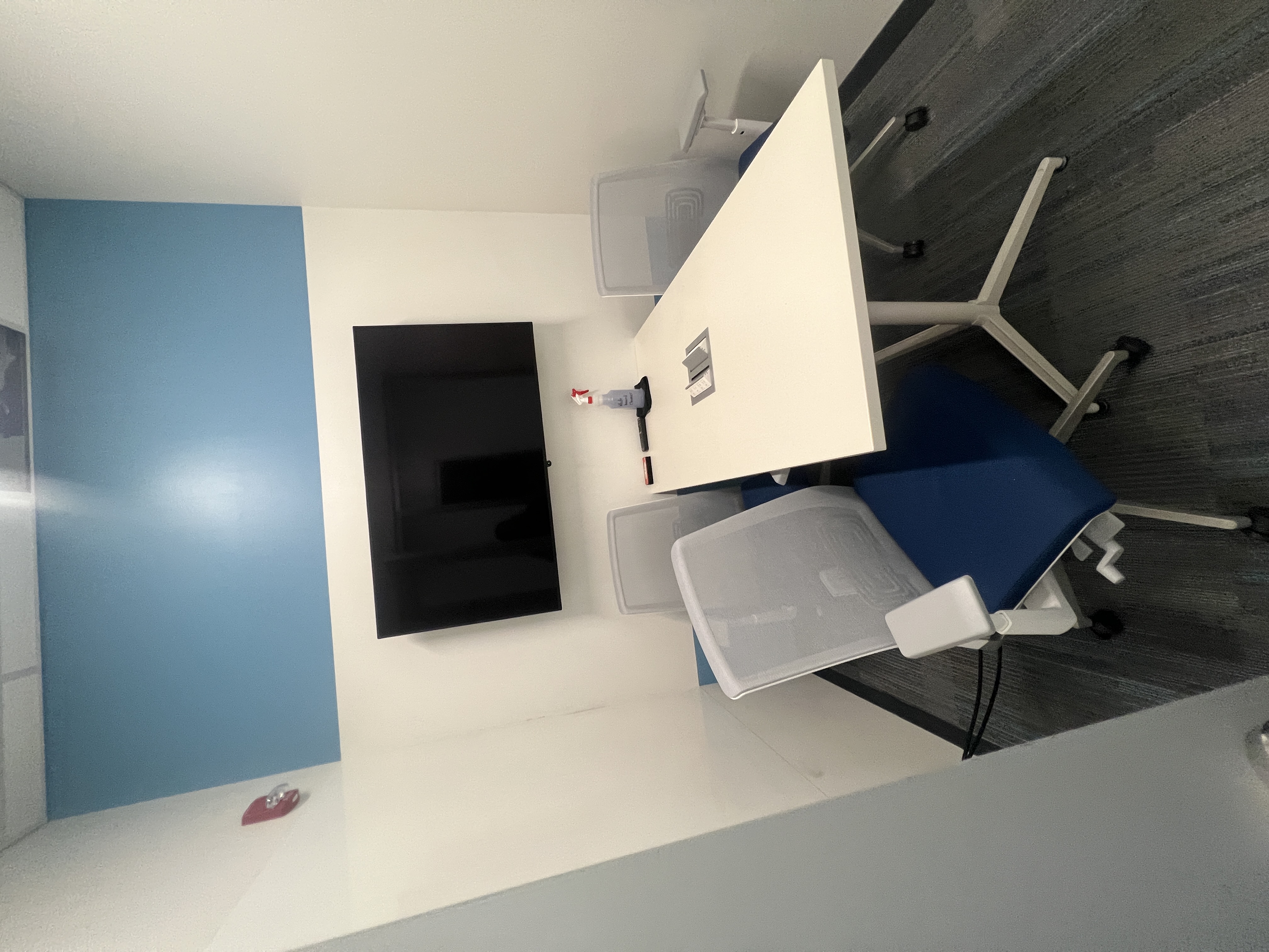 Image of Study Room in Hofstra\'s Axinn Library