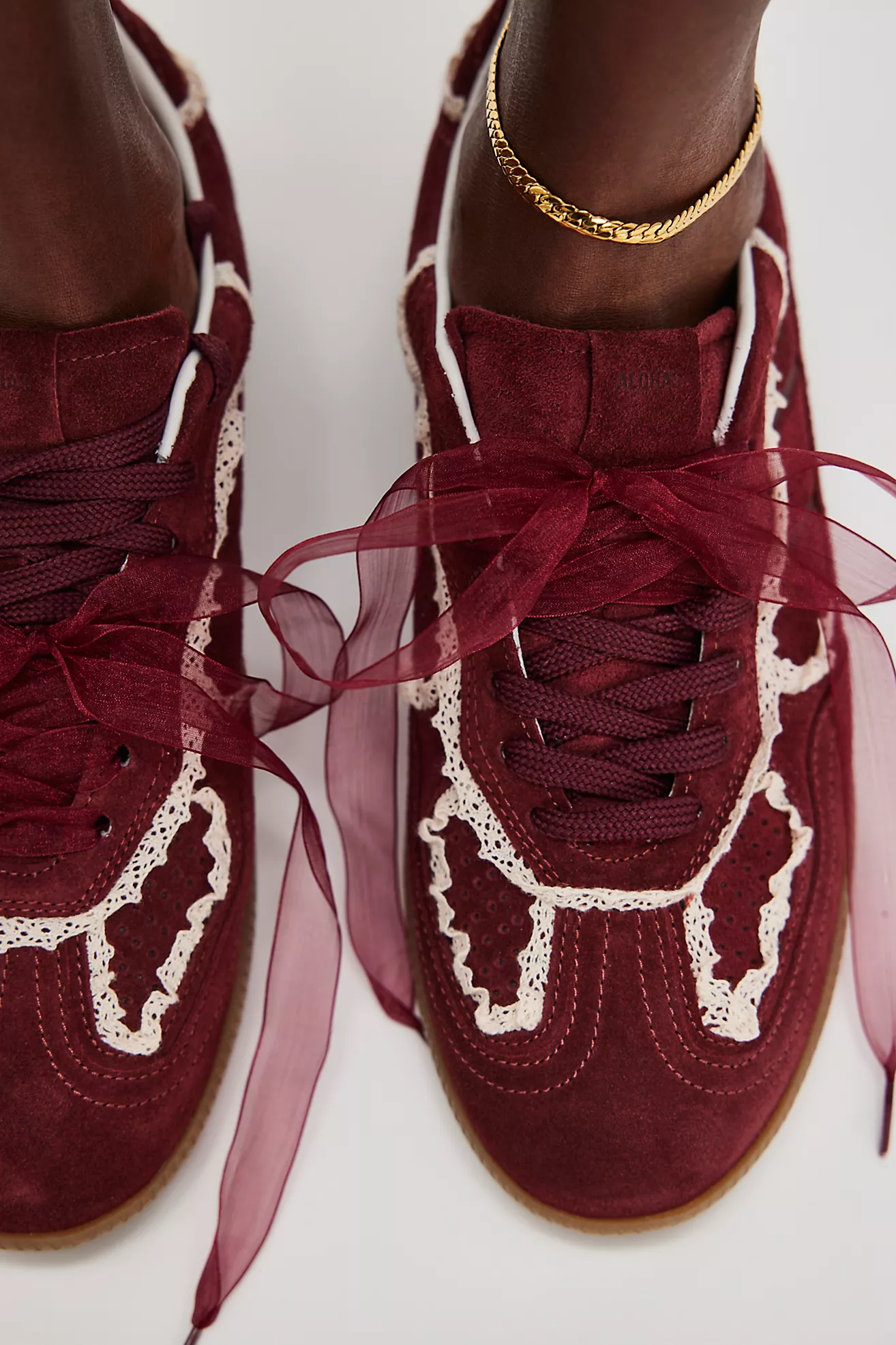 Alohas Crochet Sneakers