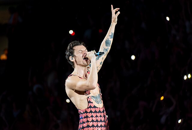 harrystyleswembley170623 72 of 93 52983138753jpg by Raph PH?width=698&height=466&fit=crop&auto=webp&dpr=4