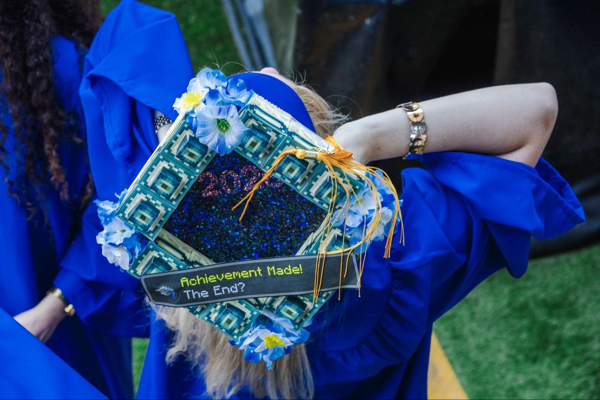 fit graduation caps