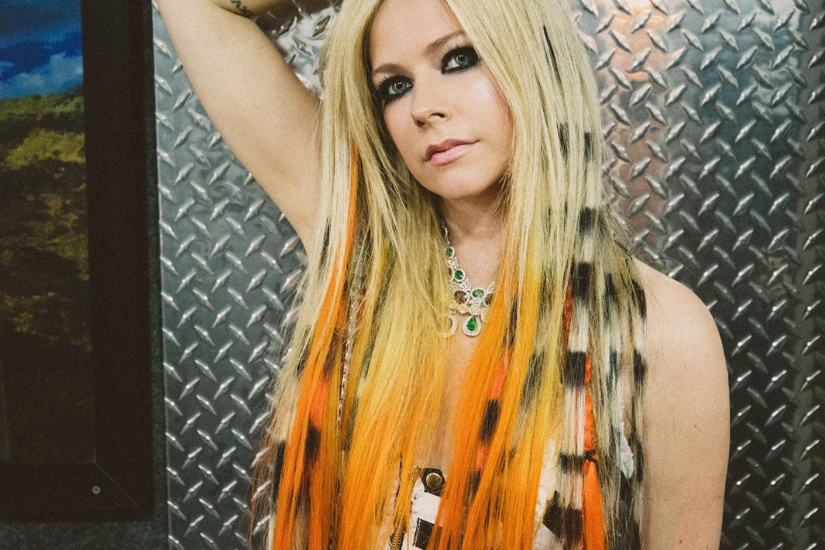 Avril Raccoon Hair 2?width=1024&height=1024&fit=cover&auto=webp&dpr=4