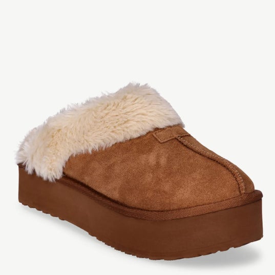 These Walmart UGG Slipper Dupes Are Perfect To Pick Up This Cozy Szn