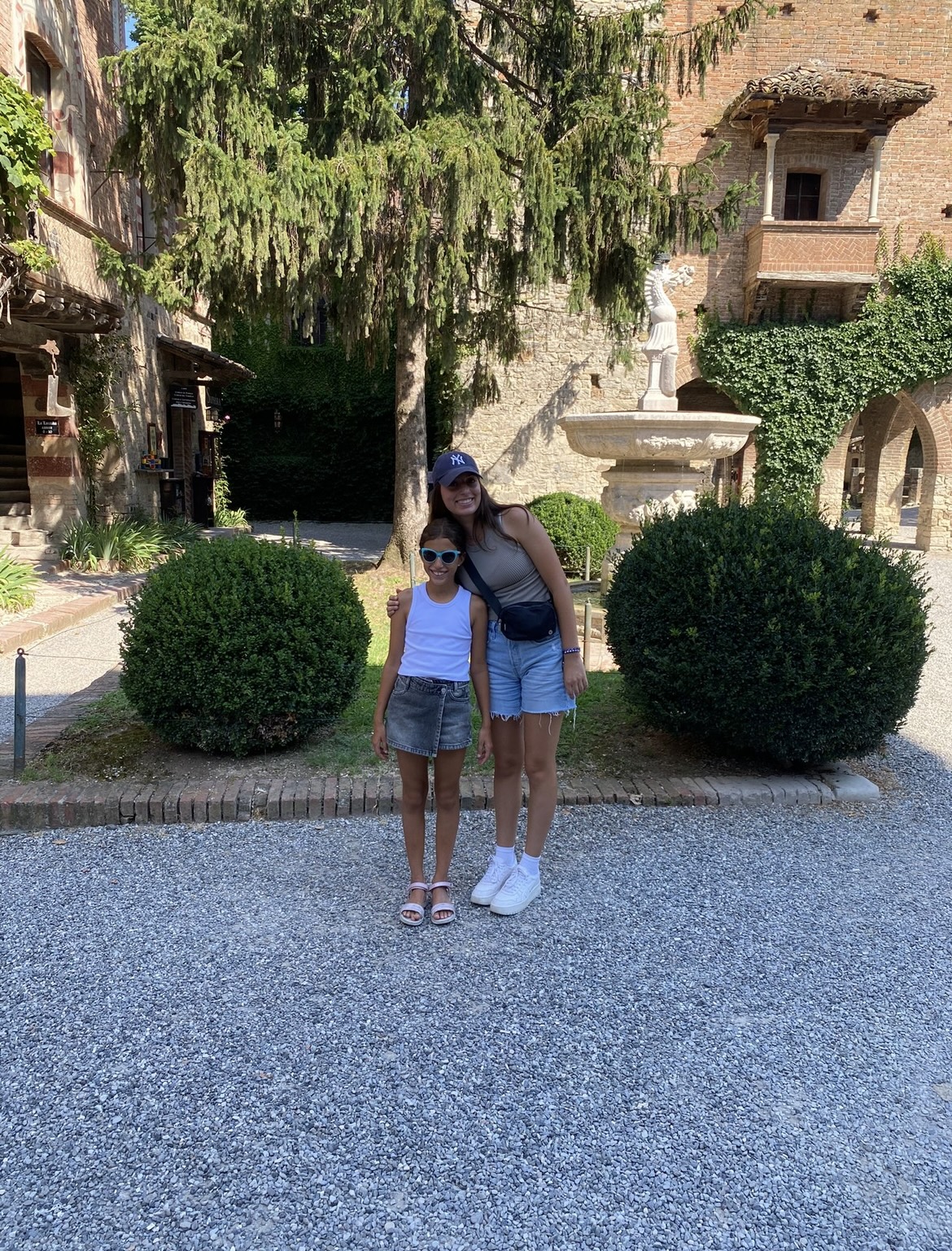 sisters in italy