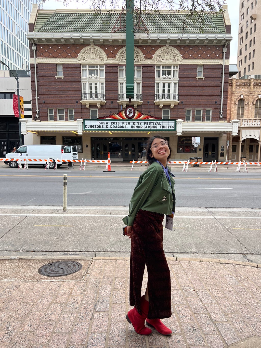 leia standing in front of the paramount