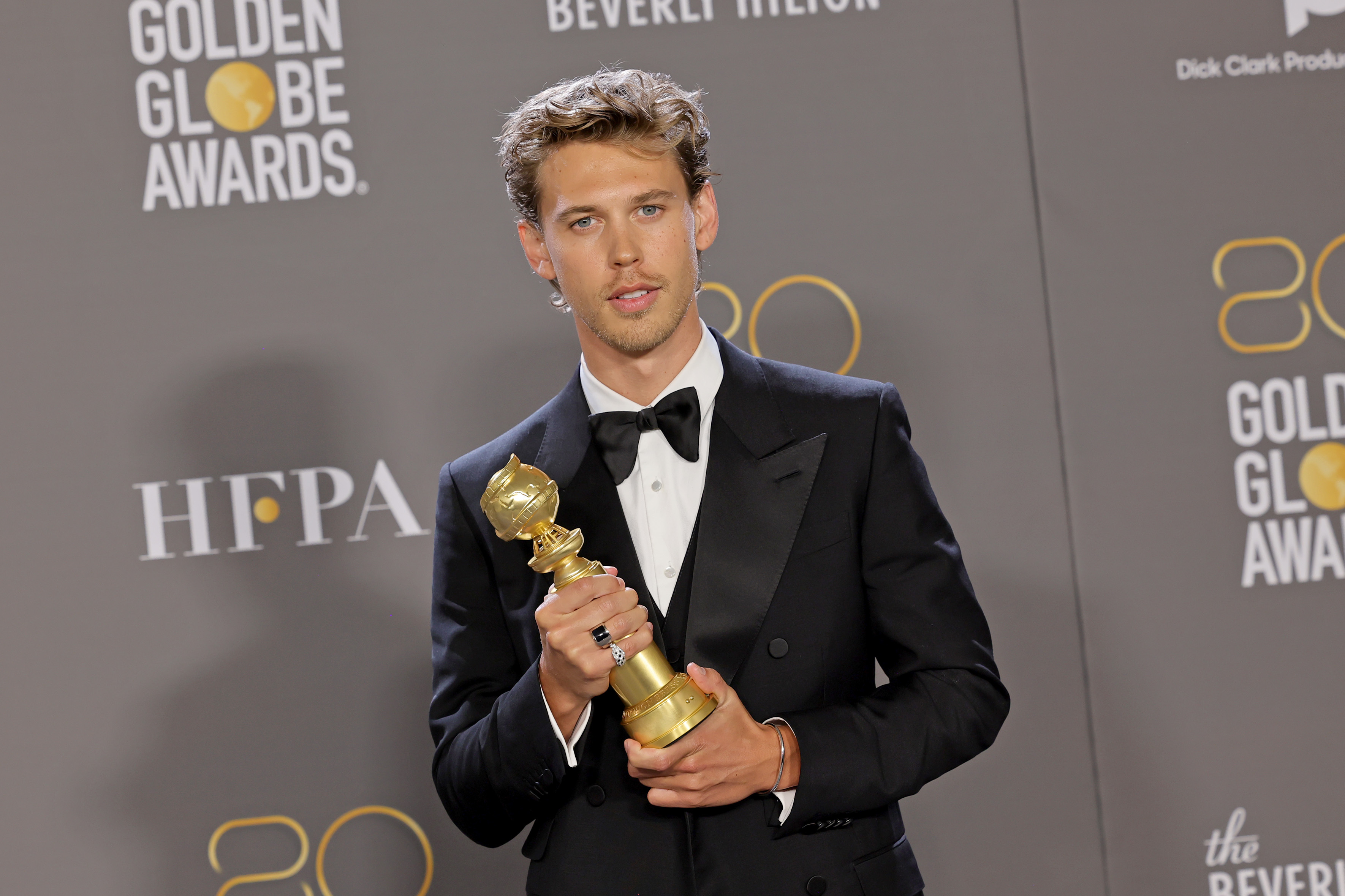 austin butler 2023 golden globes red carpet