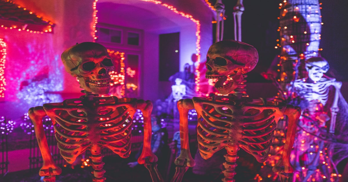 Spooky and Cutie Couple Costumes For You and Your Boo