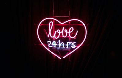heart shaped neon light sign